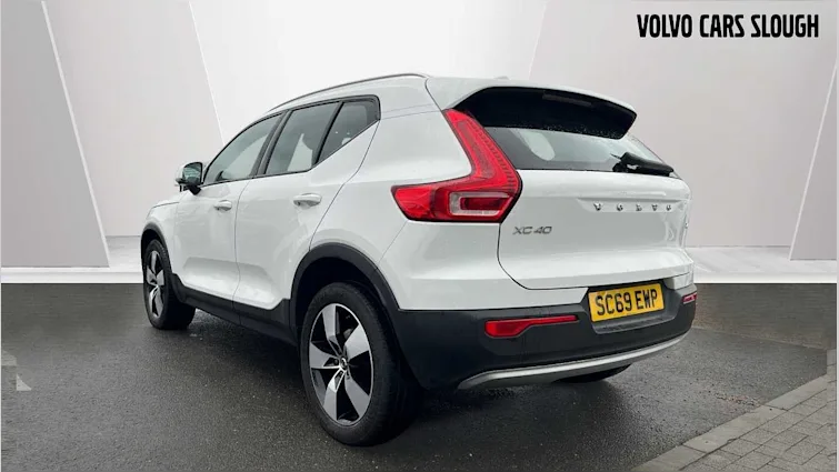 Volvo XC40 2.0 T4 Momentum Pro 5dr Geartronic